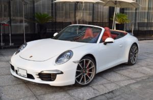 Rent Porsche 911 Carrera Dubai